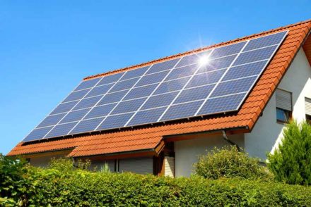 Der Umwelt zuliebe: „Sauberen“ Strom aus Solarenergie nutzen